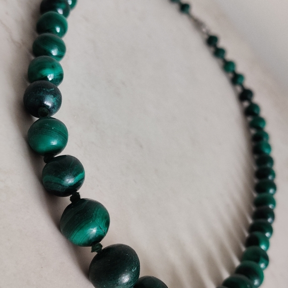 Vintage hand carved genuine graduated striped malachite beads necklace - Picture 13 of 16
